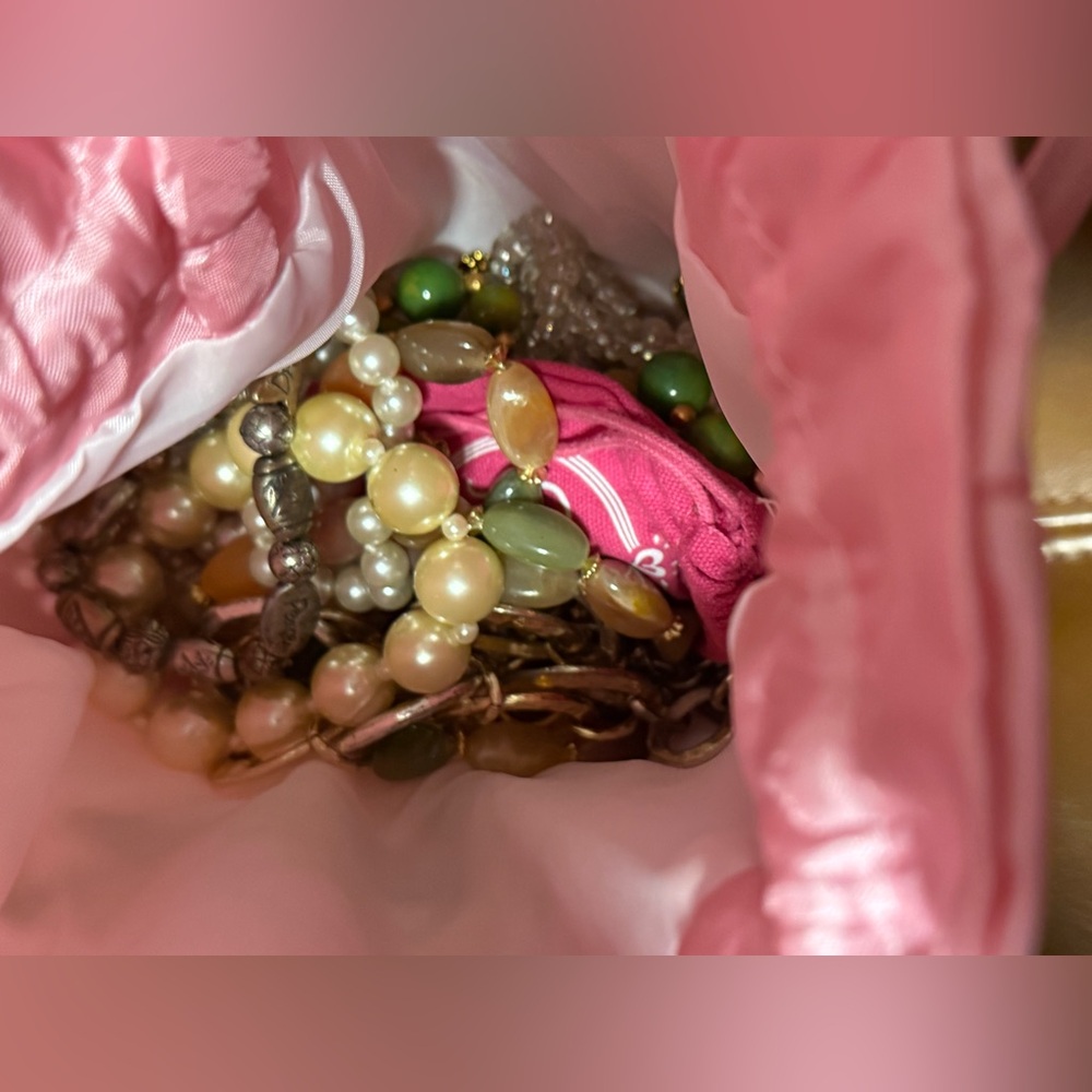 ✨ Mystery Jewelry Bag – A Treasure Waiting to Be Discovered! ✨ - Picture 4 of 9